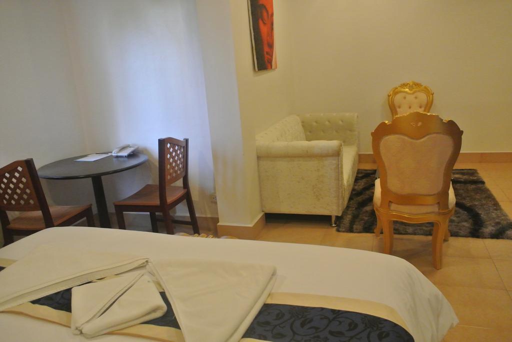 New Usouk Boutique Hotel Vientiane Extérieur photo